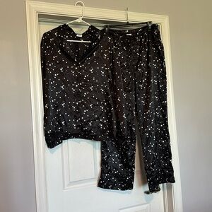 Apt 9 back and white star long sleeve pajama set size large